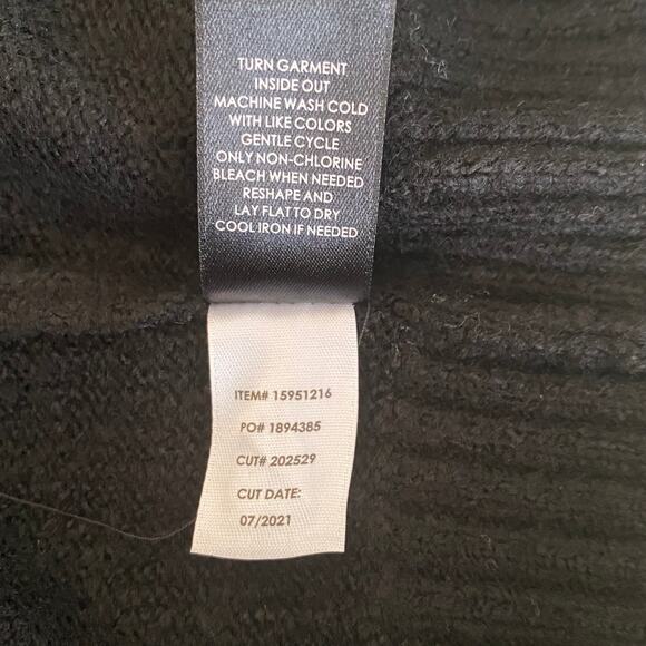 Torrid NWT Wms 1X Black Star Lips Crewneck Pullover Sweater Sequins Novelty - Picture 9 of 10